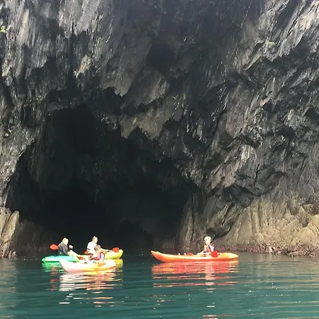 度假居 Cedar Boathouse Overlookng Baltimore, West Cork & Islands