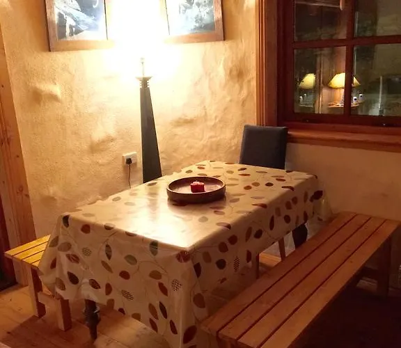 Cedar Boathouse Overlookng Baltimore, West Cork & Islands * Baltimore