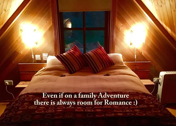 Cedar Boathouse Overlookng Baltimore, West Cork & Islands *